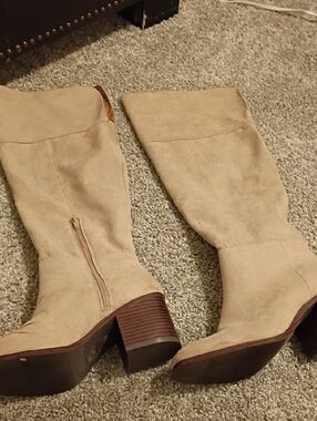 Women's Knee-High Suede Tan Boots